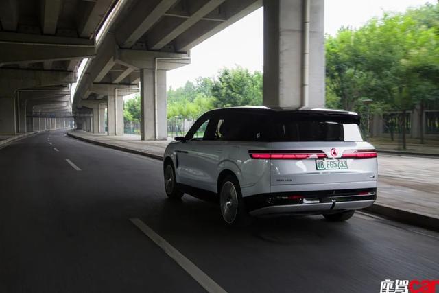 9 CAR REVIEWS温情巨舰——试驾腾势 N(图11)