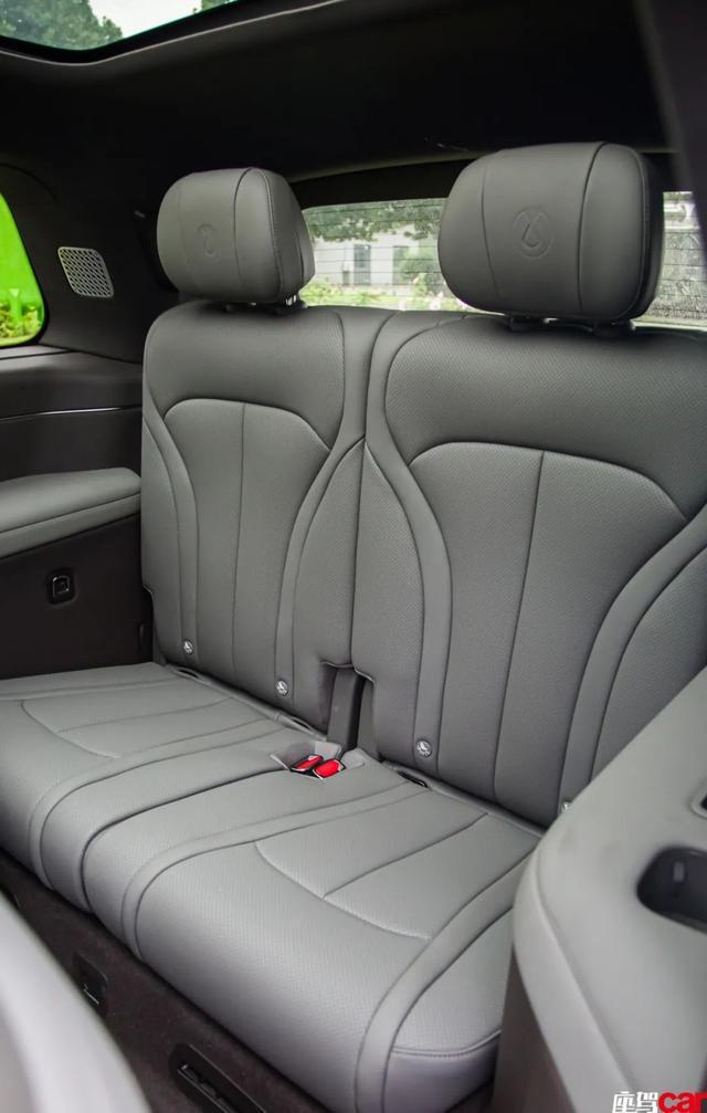 9 CAR REVIEWS温情巨舰——试驾腾势 N(图5)